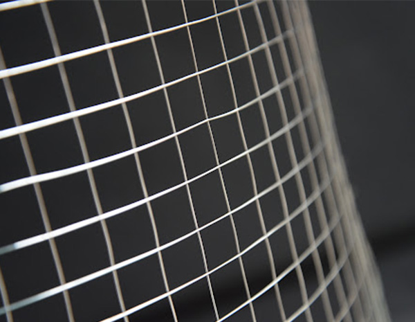 Can galvanized welded wire mesh be used instead of stainless steel welded wire mesh?