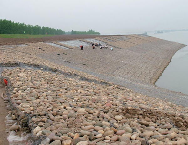 Technical requirements for filling of gabion mesh